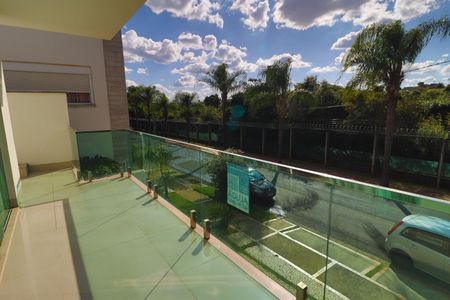 Casa de condomínio para alugar com 400m², 5 quartos e 4 vagasSacada