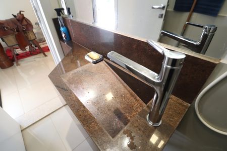 Casa de condomínio para alugar com 400m², 5 quartos e 4 vagasBanheiro Suíte 5