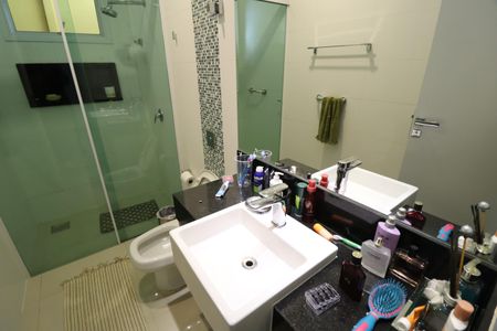 Casa de condomínio para alugar com 400m², 5 quartos e 4 vagasBanheiro Suíte 3