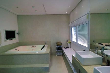 Casa de condomínio para alugar com 400m², 5 quartos e 4 vagasBanheiro Suíte 4