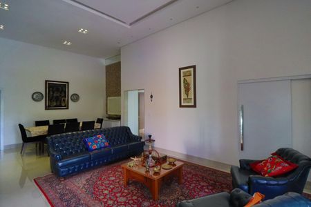 Casa de condomínio para alugar com 400m², 5 quartos e 4 vagasSala