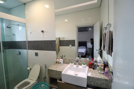 Casa de condomínio para alugar com 400m², 5 quartos e 4 vagasBanheiro  Suíte 1 