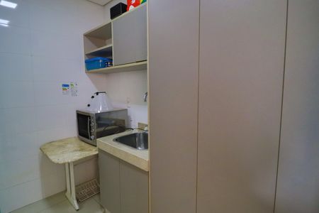 Casa de condomínio para alugar com 400m², 5 quartos e 4 vagasÁrea de Serviço