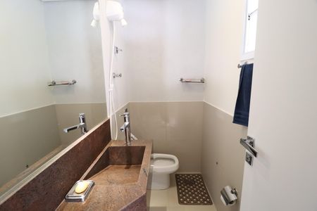 Casa de condomínio para alugar com 400m², 5 quartos e 4 vagasBanheiro Suíte 5