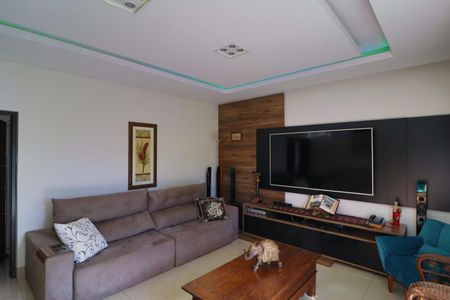 Casa de condomínio para alugar com 400m², 5 quartos e 4 vagasSala