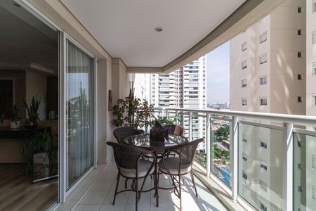 Apartamento à venda com 151m², 3 quartos e 3 vagasVaranda