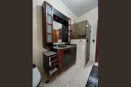 Casa à venda com 315m², 4 quartos e 8 vagasBanheiro da Suíte 1