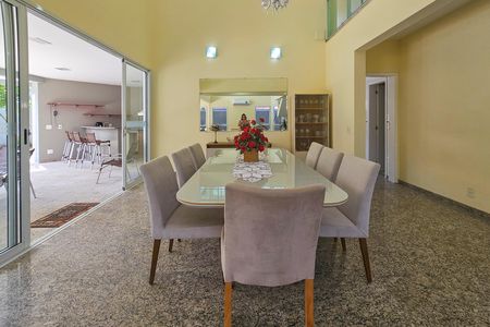 Casa para alugar com 480m², 5 quartos e 4 vagas Casa para alugar com 480m², 5 quartos e 4 vagasSala