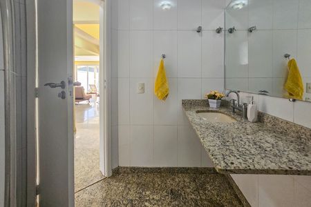 Casa para alugar com 480m², 5 quartos e 4 vagas Casa para alugar com 480m², 5 quartos e 4 vagasLavabo