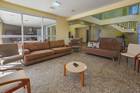 Casa para alugar com 480m², 5 quartos e 4 vagas Casa para alugar com 480m², 5 quartos e 4 vagasSala