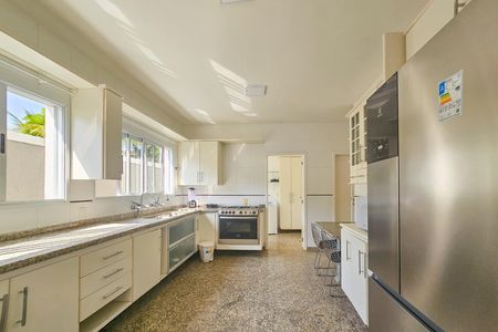 Casa para alugar com 480m², 5 quartos e 4 vagas Casa para alugar com 480m², 5 quartos e 4 vagasCozinha