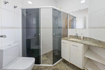 Casa para alugar com 480m², 5 quartos e 4 vagas Casa para alugar com 480m², 5 quartos e 4 vagasBanheiro da Suíte 1