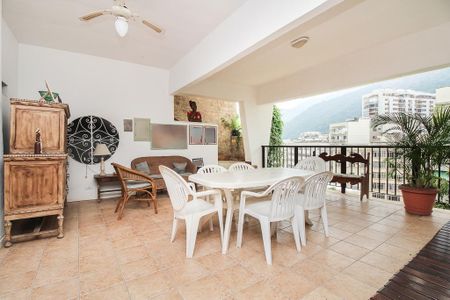 Casa à venda com 340m², 4 quartos e 2 vagas