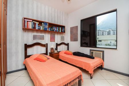 Casa à venda com 340m², 4 quartos e 2 vagas