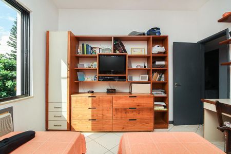 Casa à venda com 340m², 4 quartos e 2 vagas