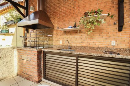 Casa à venda com 340m², 4 quartos e 2 vagas