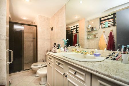 Casa à venda com 340m², 4 quartos e 2 vagas