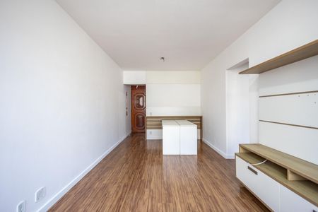 Apartamento para alugar com 70m², 2 quartos e 1 vagaSala