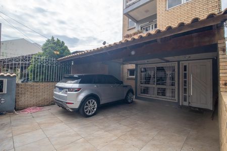 Casa à venda com 196m², 3 quartos e 3 vagasFachada
