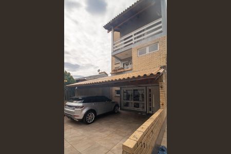Casa à venda com 196m², 3 quartos e 3 vagasFachada