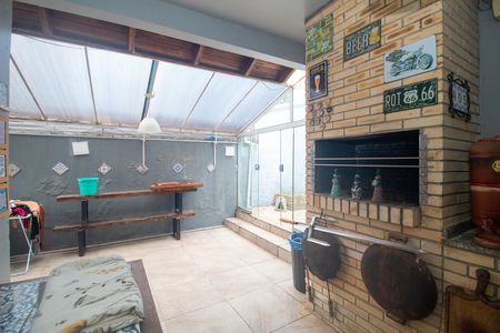 Casa à venda com 196m², 3 quartos e 3 vagasÁrea comum - Churrasqueira