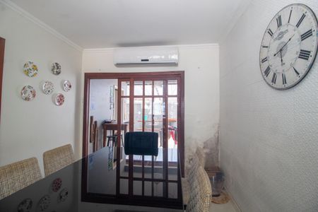 Casa à venda com 196m², 3 quartos e 3 vagasSala