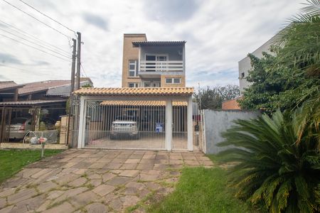 Casa à venda com 196m², 3 quartos e 3 vagasFachada