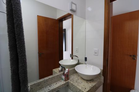 Casa à venda com 100m², 3 quartos e 2 vagasBanheiro da Suíte 3