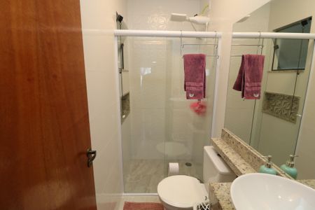 Casa à venda com 100m², 3 quartos e 2 vagasBanheiro da Suíte