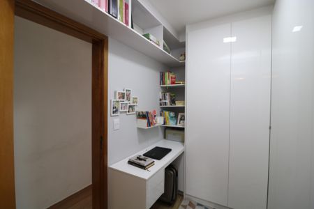 Casa à venda com 100m², 3 quartos e 2 vagasSuíte 2