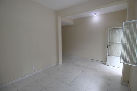 Casa para alugar com 99m², 2 quartos e sem vagaSala