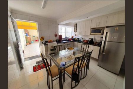 Casa à venda com 3 quartos, 210m² em Cambuci, São Paulo