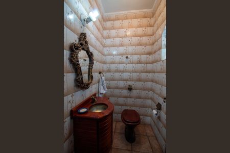 Casa à venda com 169m², 3 quartos e 2 vagas Casa à venda com 169m², 3 quartos e 2 vagasLavabo