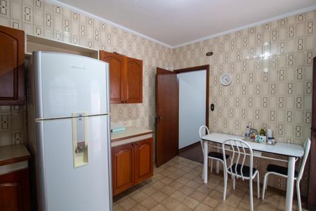 Casa à venda com 169m², 3 quartos e 2 vagas Casa à venda com 169m², 3 quartos e 2 vagasCozinha