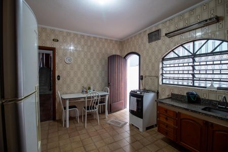 Casa à venda com 169m², 3 quartos e 2 vagas Casa à venda com 169m², 3 quartos e 2 vagasCozinha