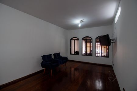 Casa à venda com 169m², 3 quartos e 2 vagas Casa à venda com 169m², 3 quartos e 2 vagasSala