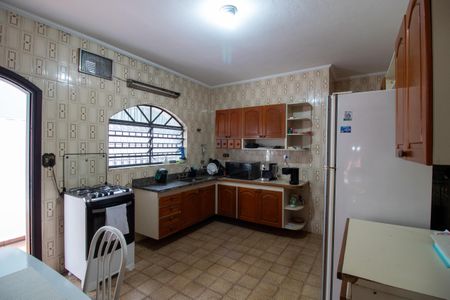 Casa à venda com 169m², 3 quartos e 2 vagas Casa à venda com 169m², 3 quartos e 2 vagasCozinha