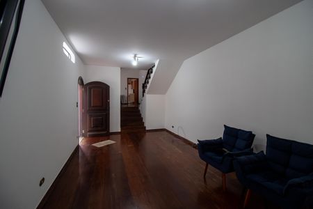 Casa à venda com 169m², 3 quartos e 2 vagas Casa à venda com 169m², 3 quartos e 2 vagasSala