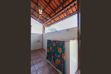 Casa para alugar com 450m², 2 quartos e 5 vagas Casa para alugar com 450m², 2 quartos e 5 vagasÁrea de Serviço