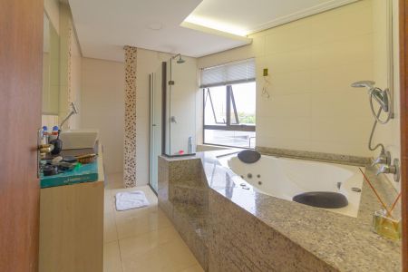 Casa à venda com 327m², 3 quartos e sem vagaBanheiro da Suíte