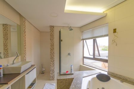 Casa à venda com 327m², 3 quartos e sem vagaBanheiro da Suíte