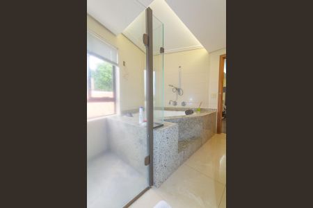 Casa à venda com 327m², 3 quartos e sem vagaBanheiro da Suíte