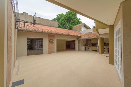 Casa à venda com 327m², 3 quartos e sem vagaÁrea externa