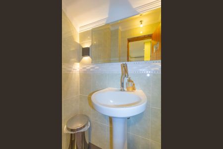 Casa à venda com 327m², 3 quartos e sem vagaLavabo