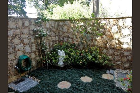 Casa à venda com 230m², 3 quartos e 3 vagas