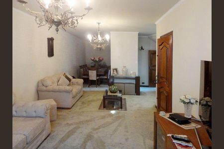 Casa à venda com 230m², 3 quartos e 3 vagas