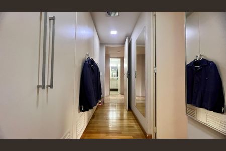 Apartamento para alugar com 117m², 3 quartos e 2 vagasCloset da suíte