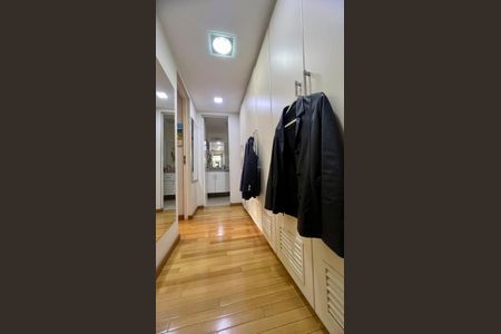 Apartamento para alugar com 117m², 3 quartos e 2 vagasCloset da suíte