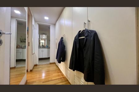 Apartamento para alugar com 117m², 3 quartos e 2 vagasCloset da suíte
