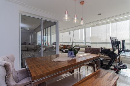 Apartamento à venda com 335m², 3 quartos e 4 vagasVaranda